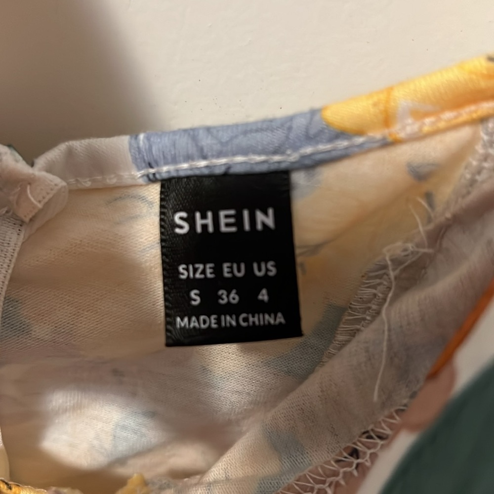 SHEIN Floral Dress With Sweetheart Neckline - Picture 3 of 4
